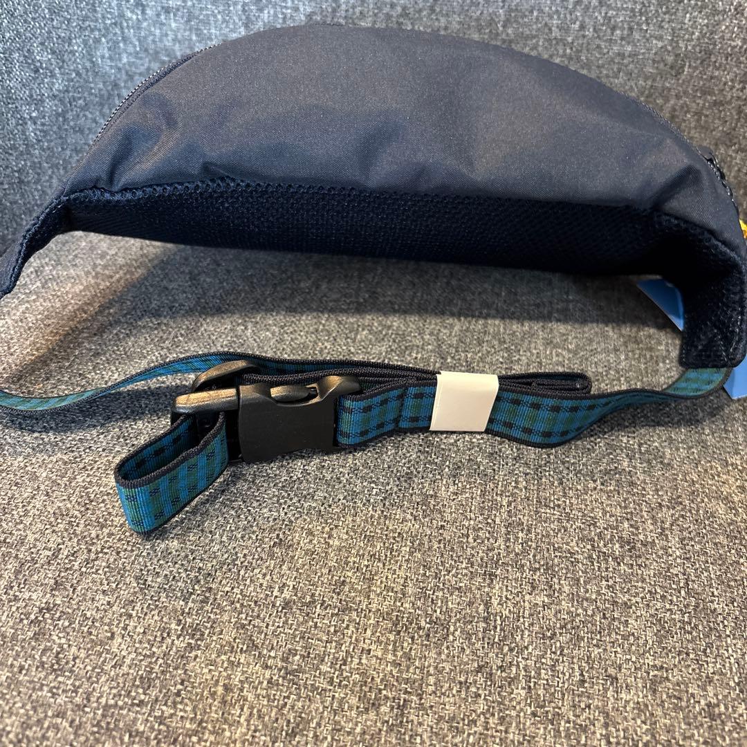 ファミリア　ボディバッグ