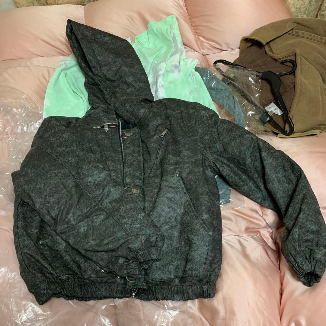 ジャケット・アウター BELVET Star-Studded Leather Jacket