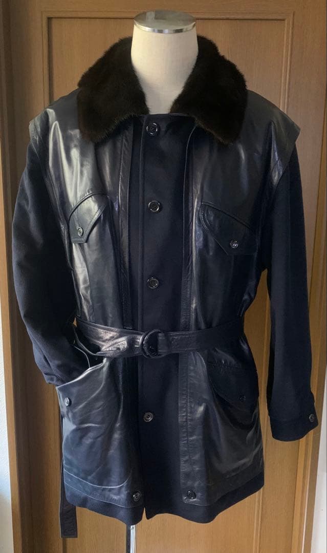 アバンギャルドでラグジュアリーなフレンチヴィンテージコート　極上の仕立て