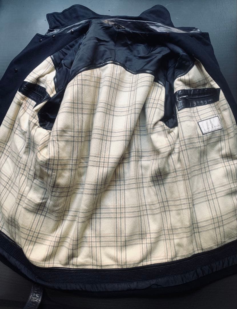 アバンギャルドでラグジュアリーなフレンチヴィンテージコート　極上の仕立て