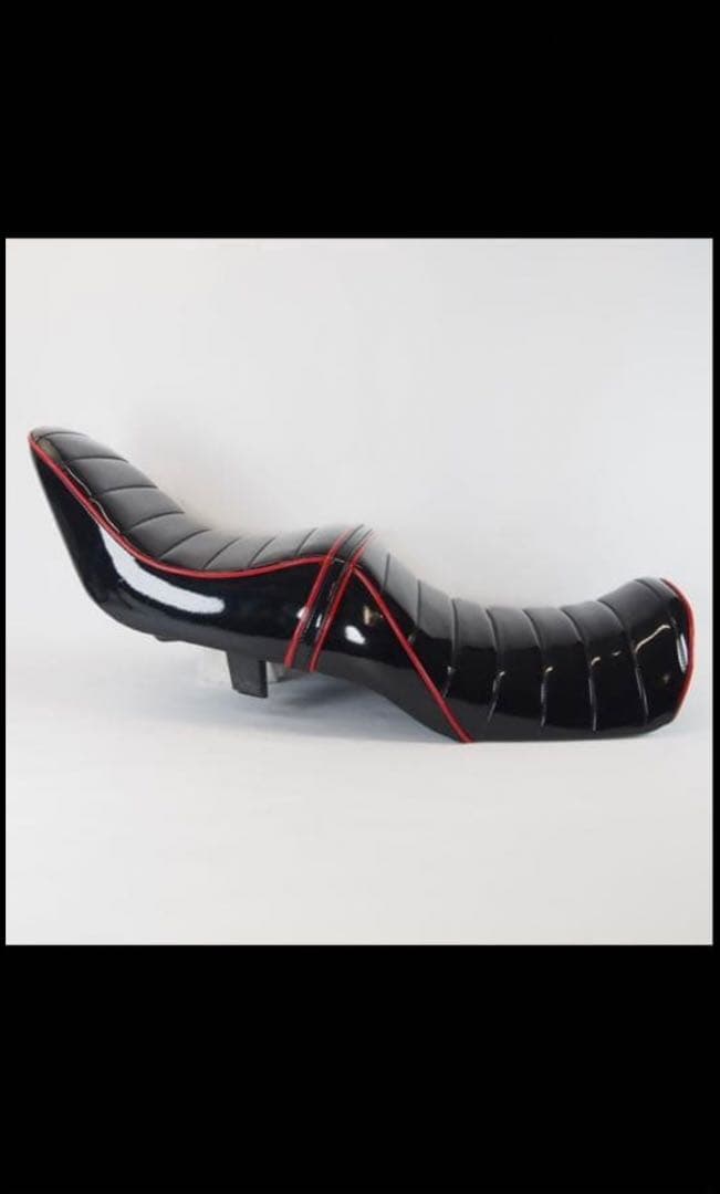 CB400SF NC31 前期用 チョビ三段シート 黒エナメル 赤パイピング
