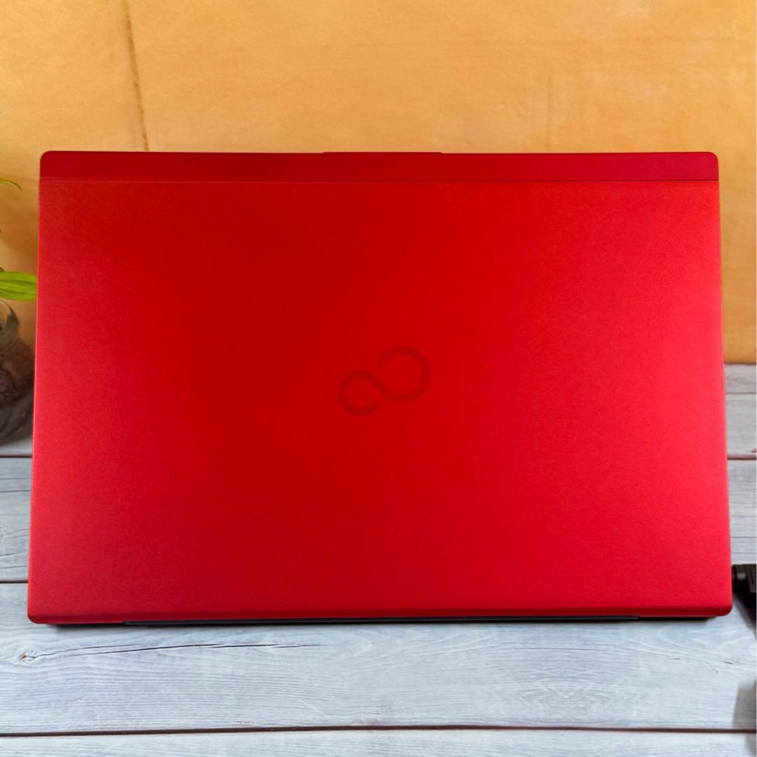 売れてます❣️薄型コンパクトノートPC❣️第8世代Corei5☘️フルHD☘️SSD