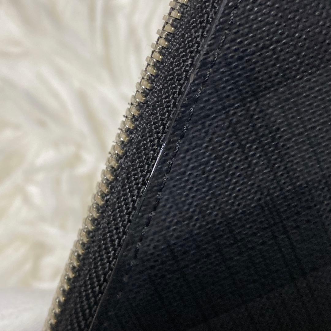 i s m 　BURBERRYバーバリー 長財布 ラウンドファスナー