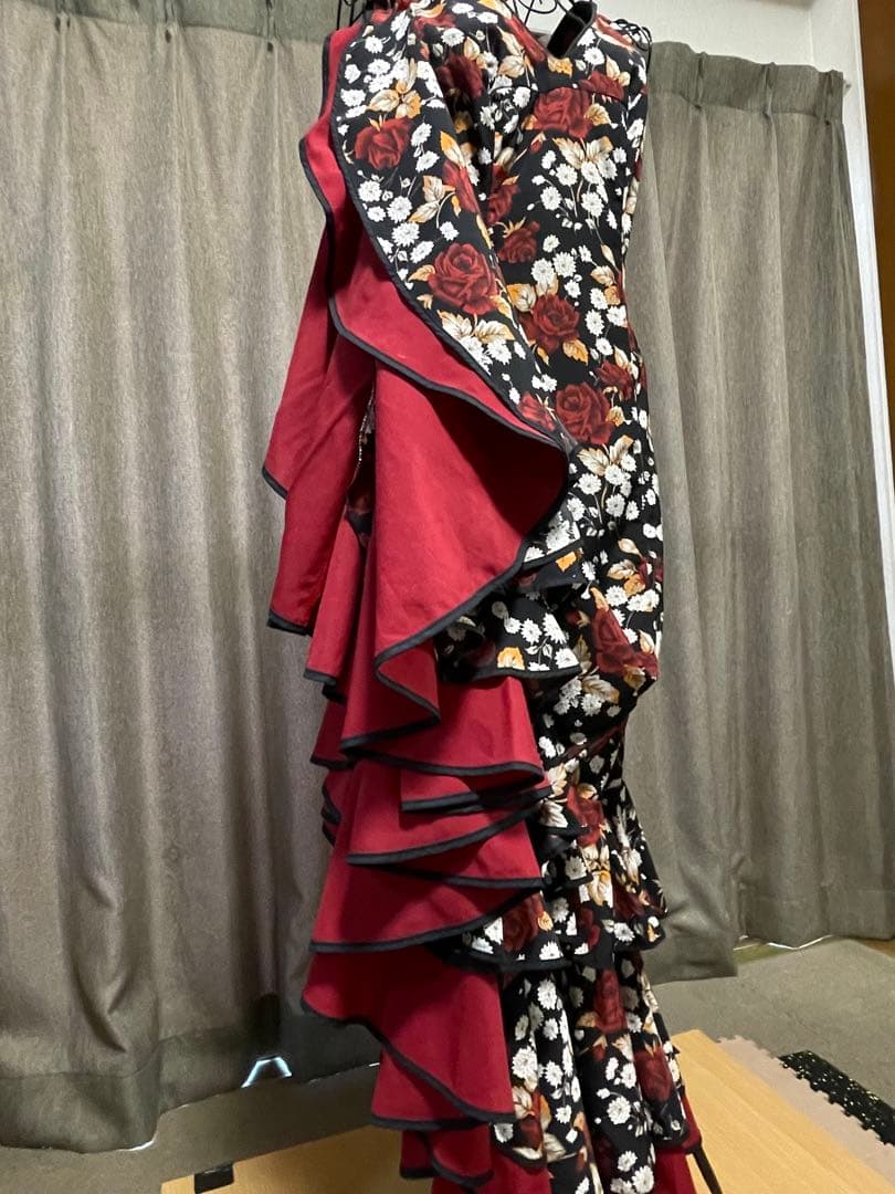 フラメンコ衣装　ワンピース・シージョ２点つき