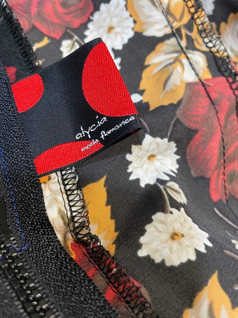 フラメンコ衣装　ワンピース・シージョ２点つき