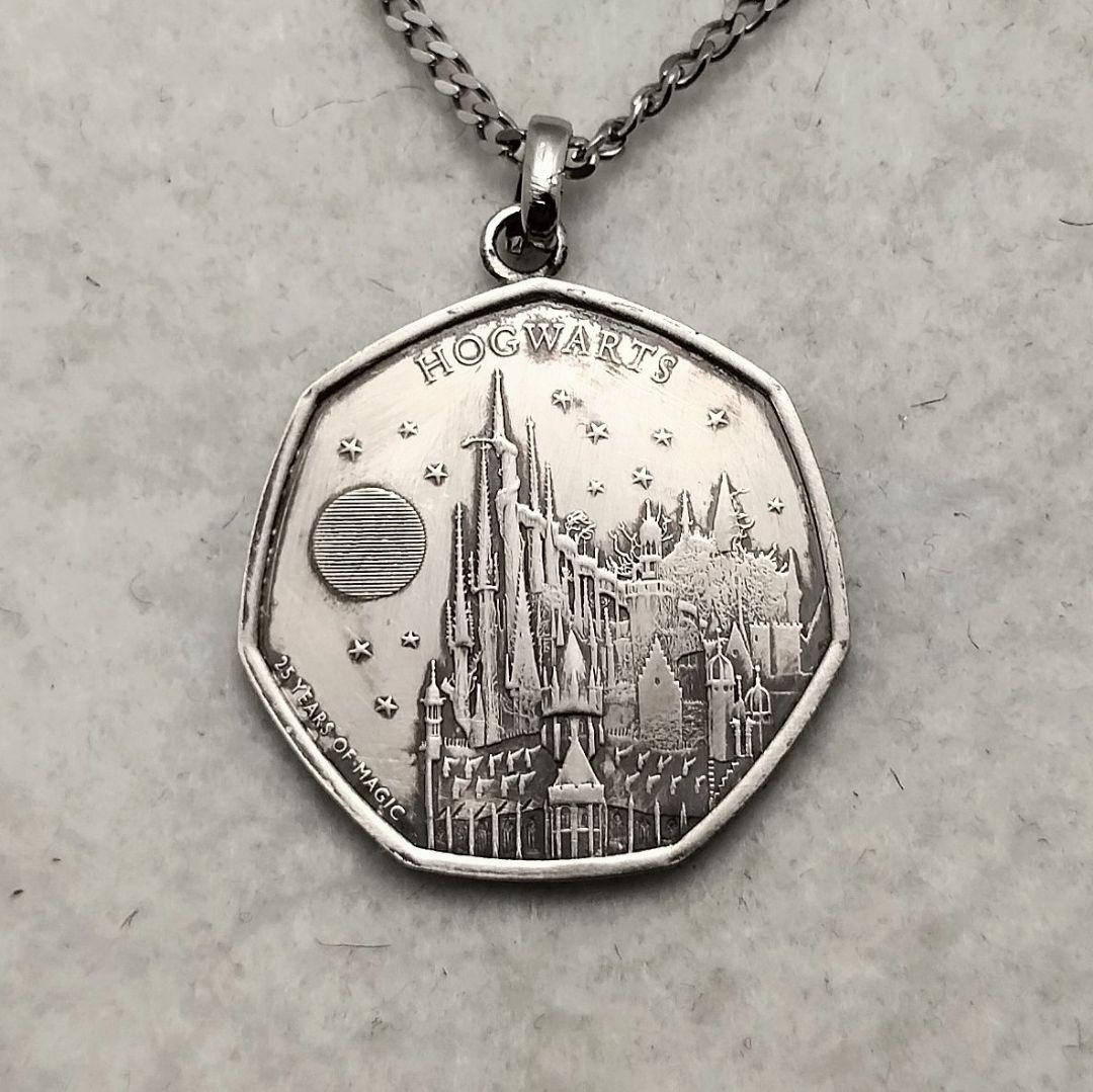 ハリー・ポッター　ホグワーツ城　イギリスのネックレス