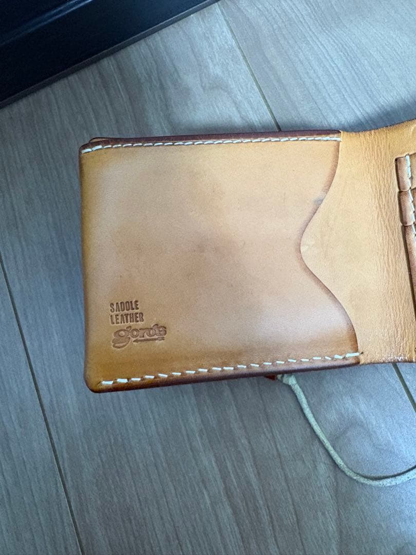 ゴローズ　二つ折り財布