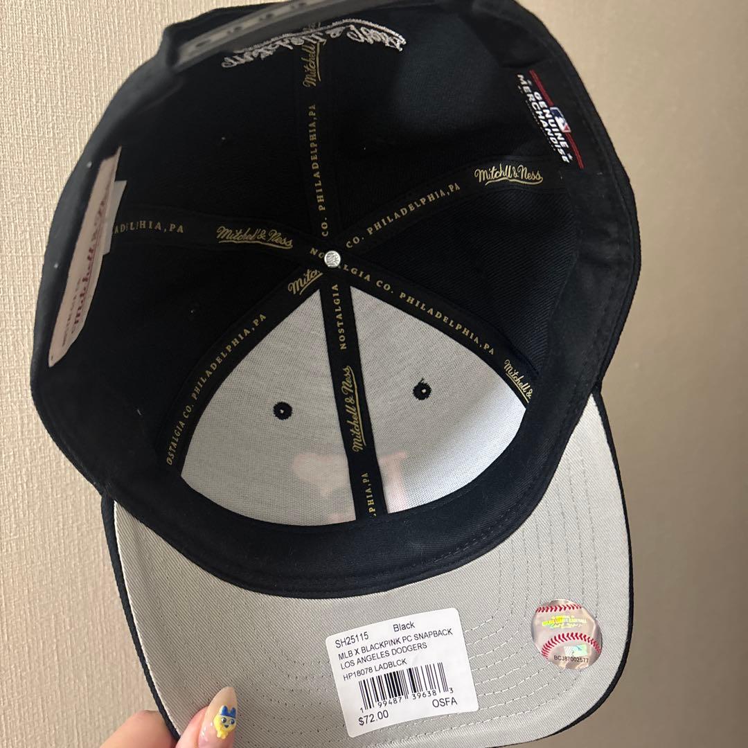 MLB×BLACKPINK LISA着用