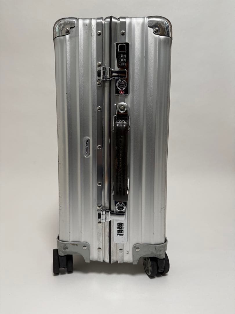 リモワ クラシックフライト 35L シルバー 4輪