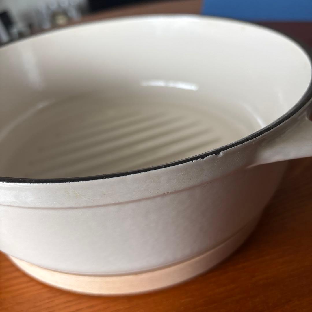 ク*ア様 VERMICULAR バーミキュラ22cm クリーム色＆マグネットトリ