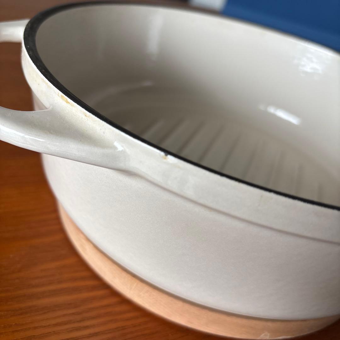 ク*ア様 VERMICULAR バーミキュラ22cm クリーム色＆マグネットトリ