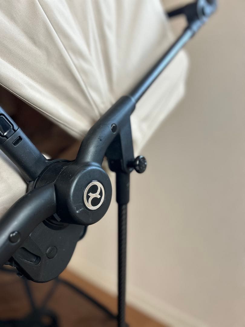 サイベックスメリオカーボン　人気のベージュ　純正ドリンクホルダー付き