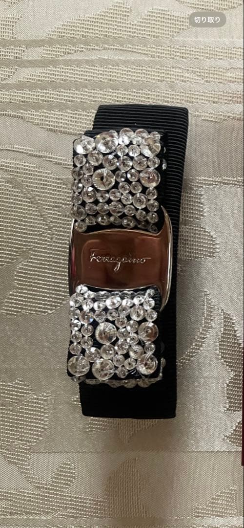 Salvatore Ferragamo クリスタルヘアピン