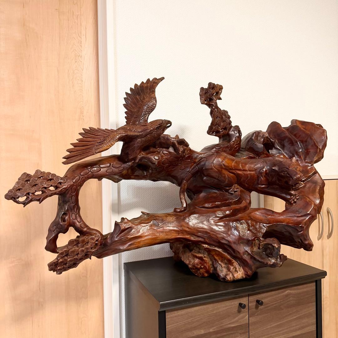 松無垢材一刀彫 虎 鷲 木彫り 置物 置き物 鷹 松の木 インテリア オブジェ