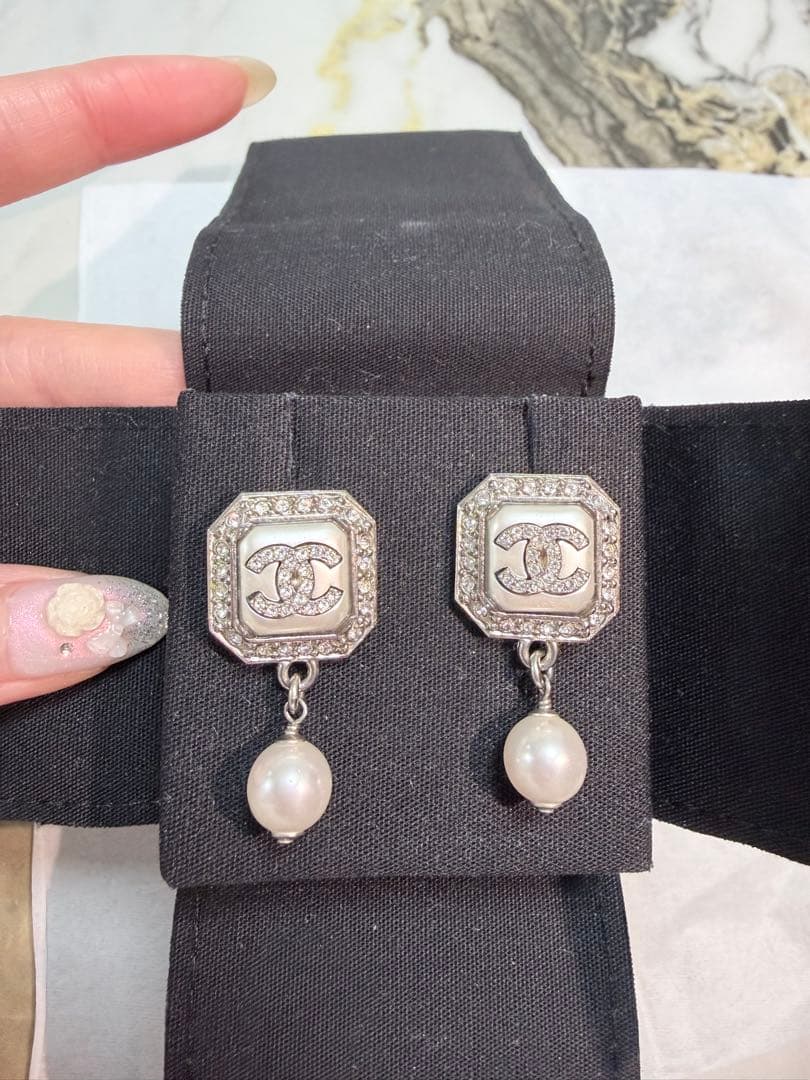Chanel パール付きピアス