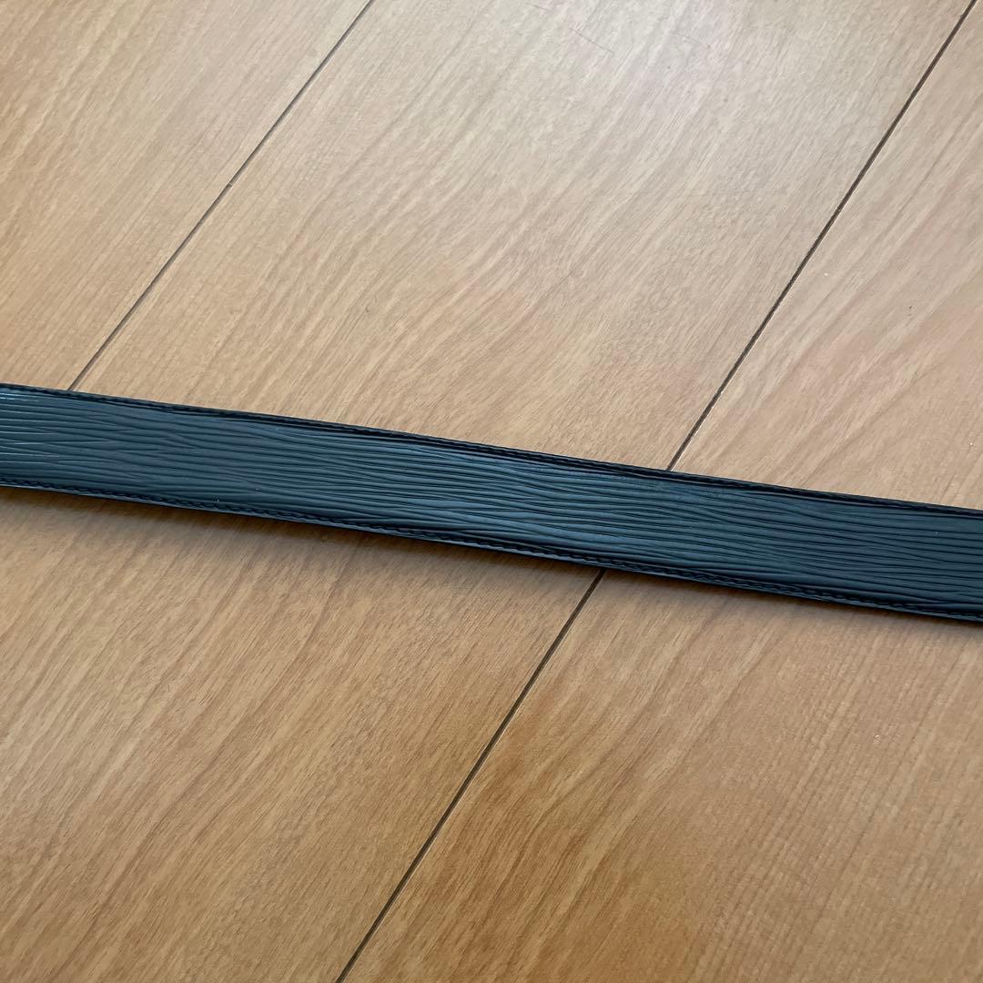 LOUIS VUITTON ブラックレザー ベルト　エピ