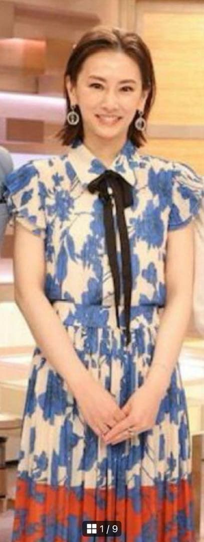 【新品タグ付き✨】北川景子さん着用　ダブスタ　フラワープリントシフォンブラウス