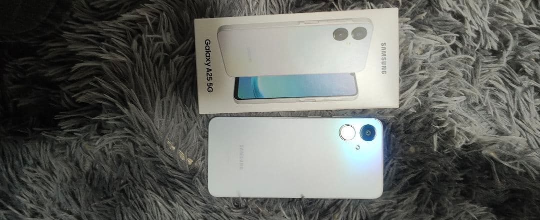 Samsung Galaxy A25 5G ホワイト 本体