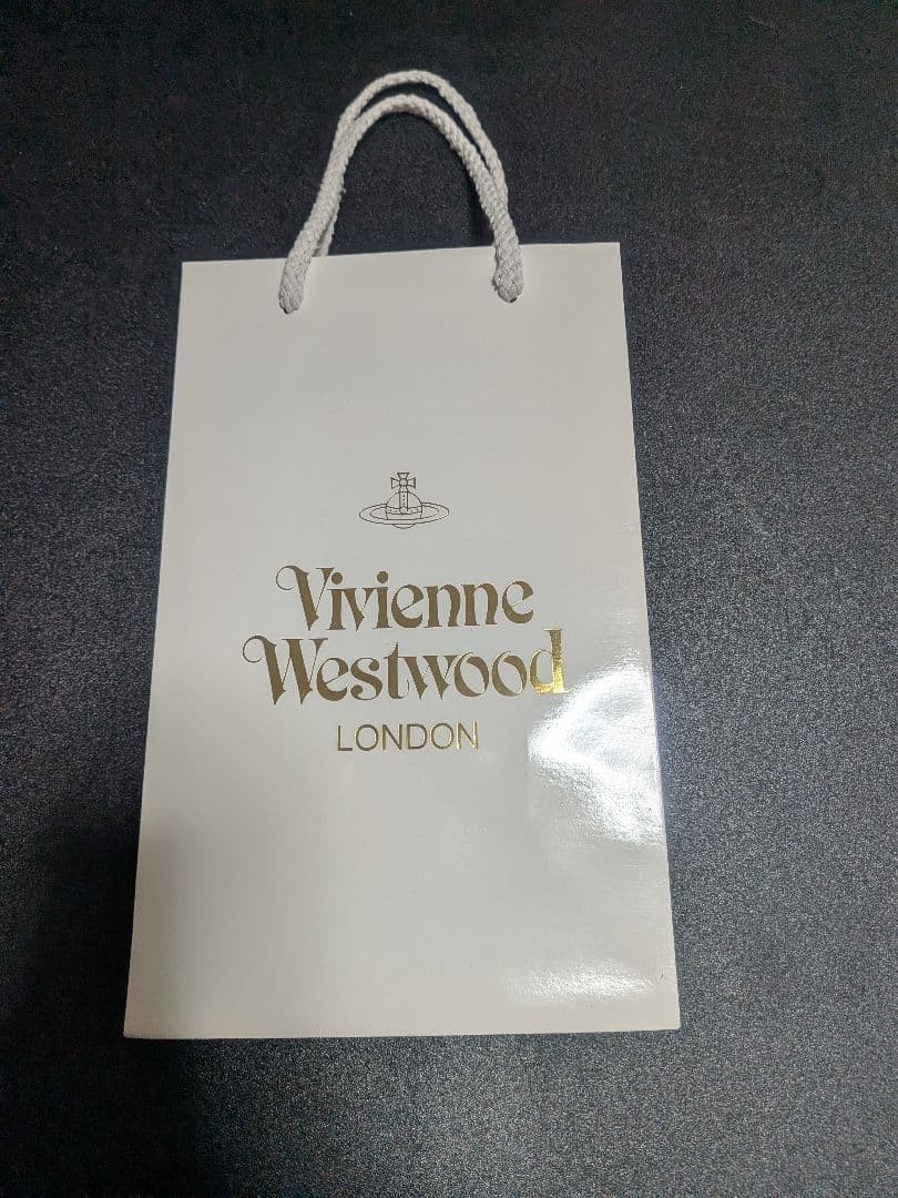 12/12までの特価！箱付き新品ヴィヴィアンウエストウッド黒 長財布紙袋なし