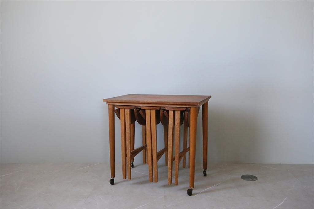 英国アンティーク木製ネストテーブル4台/収納式机/飾り棚(83-147)