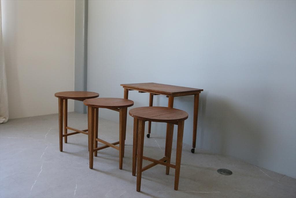 英国アンティーク木製ネストテーブル4台/収納式机/飾り棚(83-147)