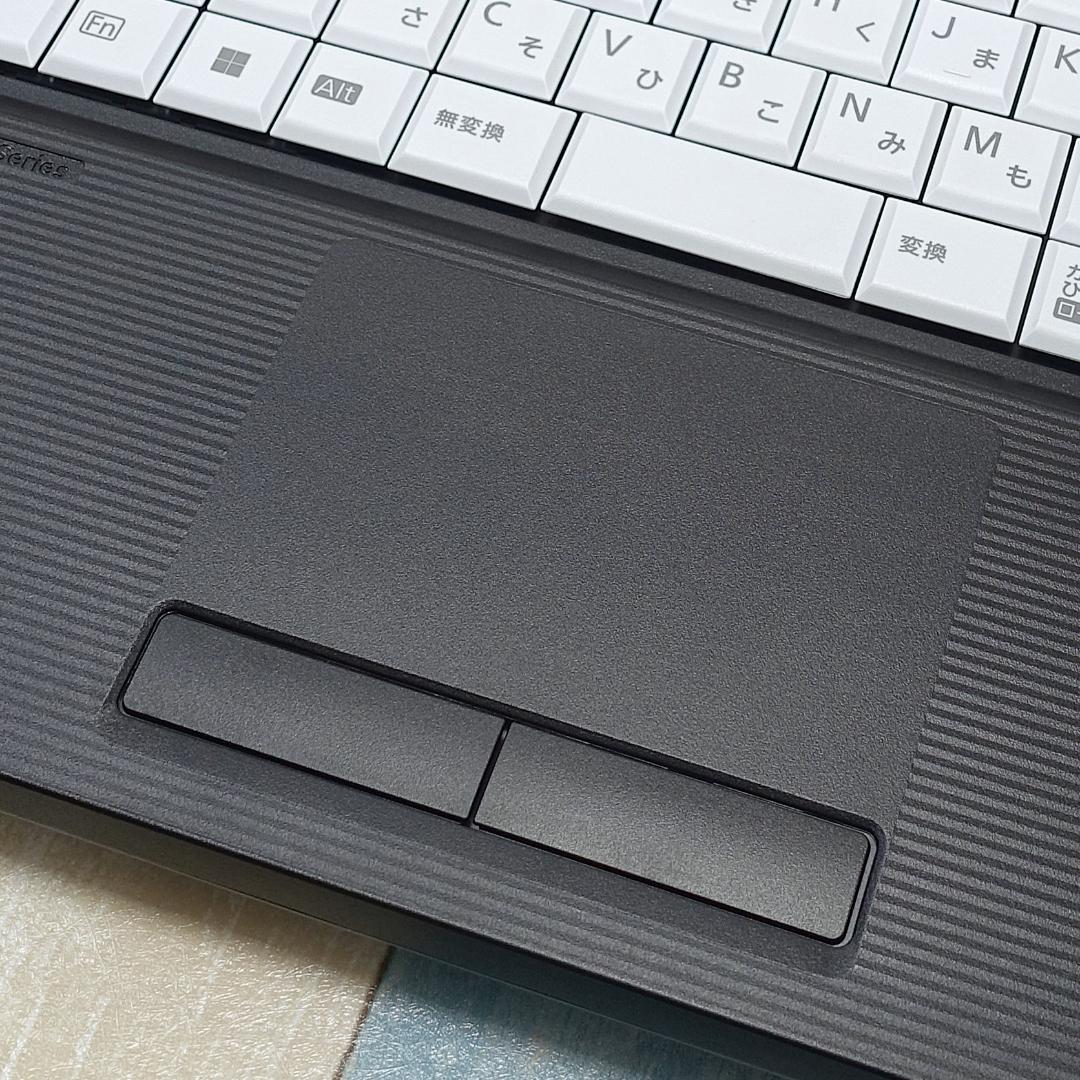 ３２ＧＢにメモリ増設済✨超高速大容量新品ＳＳＤ１ＴＢ搭載✨第１１世代ｉ７✨極美品