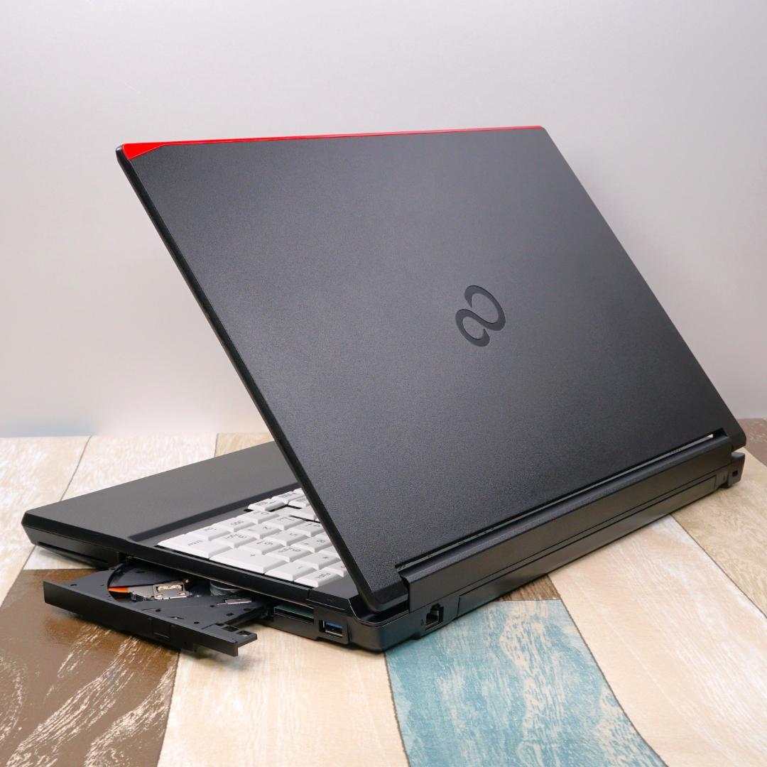 ３２ＧＢにメモリ増設済✨超高速大容量新品ＳＳＤ１ＴＢ搭載✨第１１世代ｉ７✨極美品