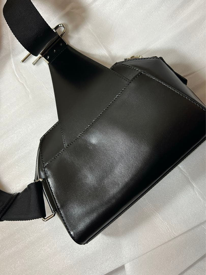 け*い様 【美品】 GIVENCHY MMW期　アンティゴナボディーバック　ジバ