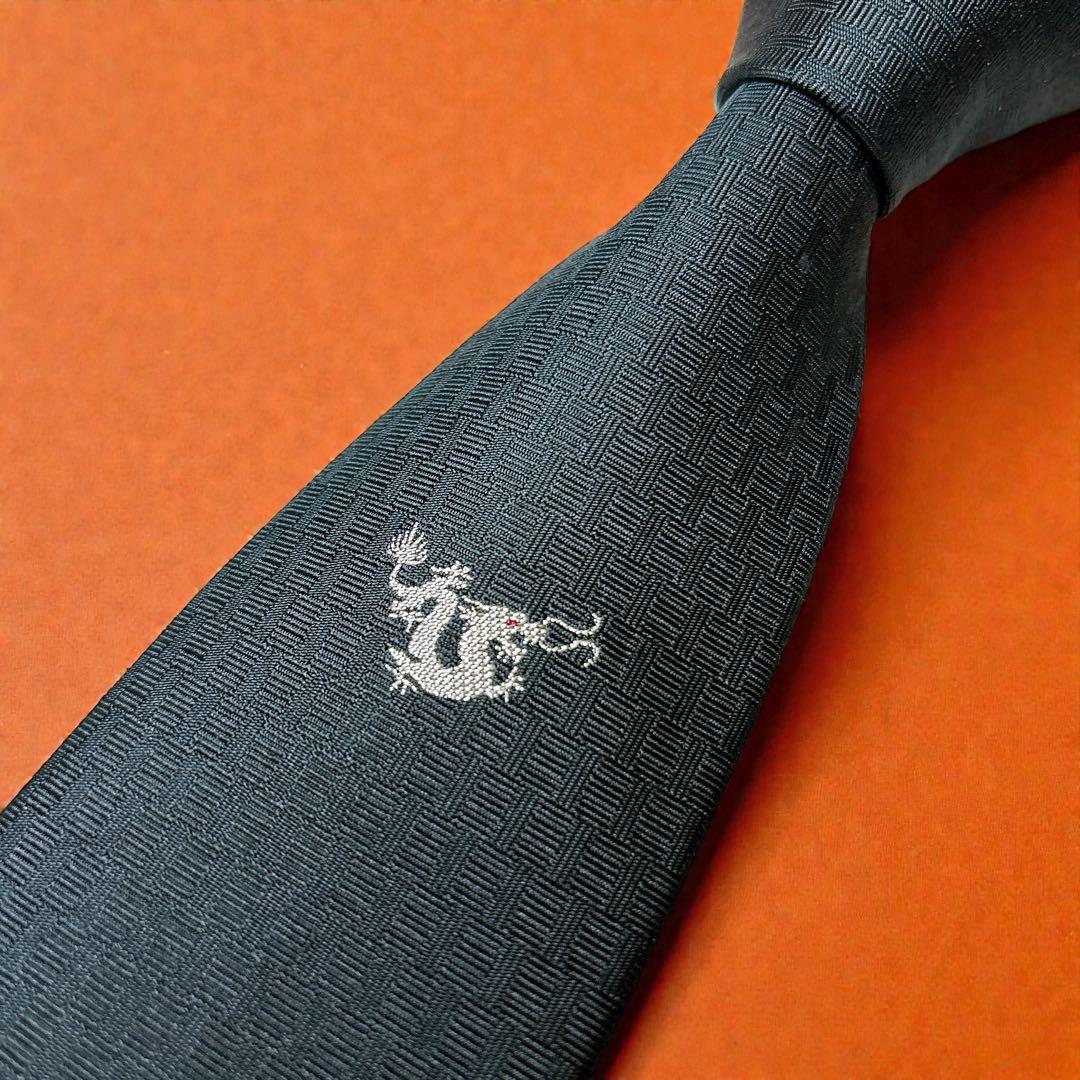 希少 HERMES ドラゴン ネクタイ 黒 H柄 ソリッド 龍 縁起物