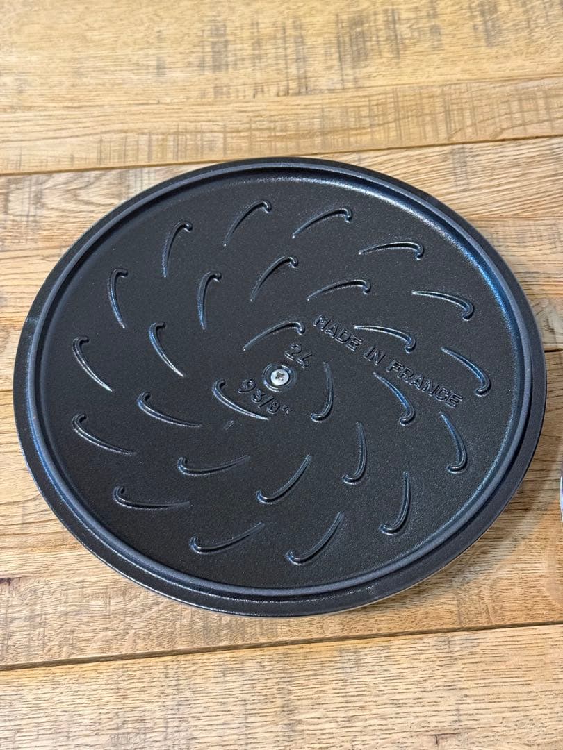 新品 ストウブ ブレイザー・ソテーパン グレー 24cm 40511-471