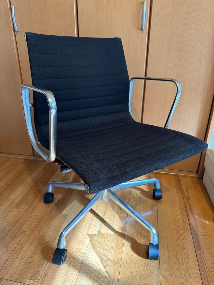 【正規】【ヴィンテージ】ハーマンミラー　イームズ　アルミナムチェア