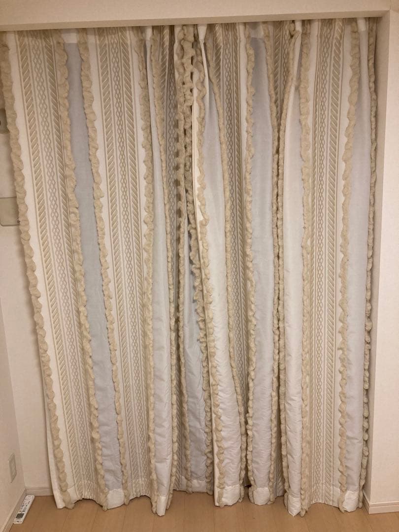 NEEDK ドレープカーテン＋レースセット　アイボリー色　定価7万超