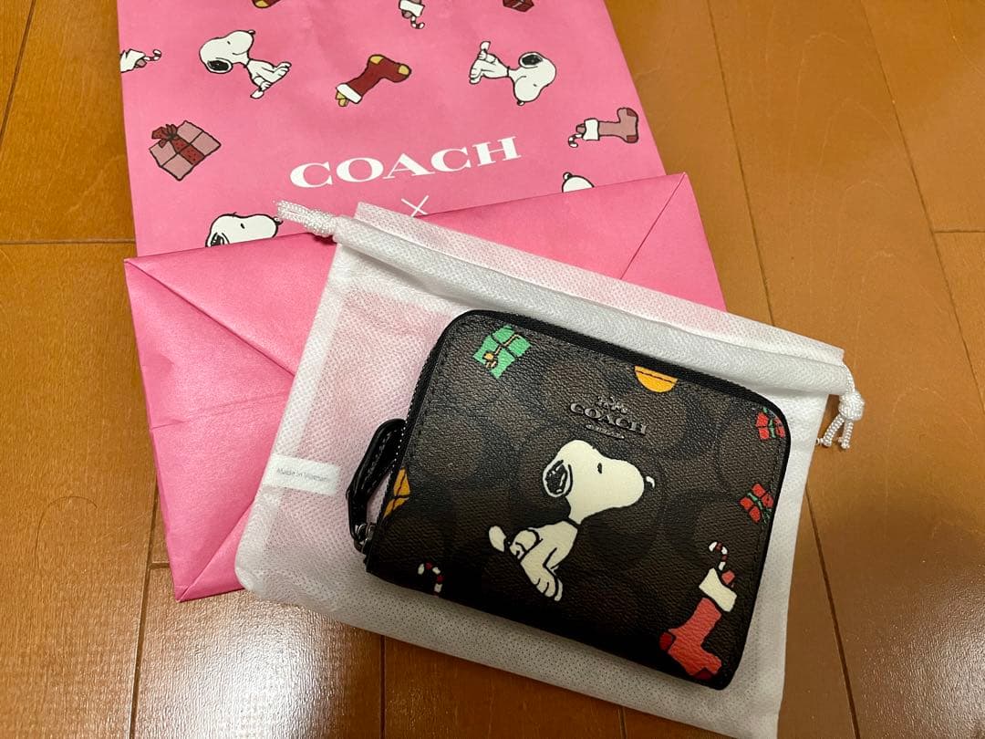 COACH スヌーピー 二つ折り財布　ショッパー付き