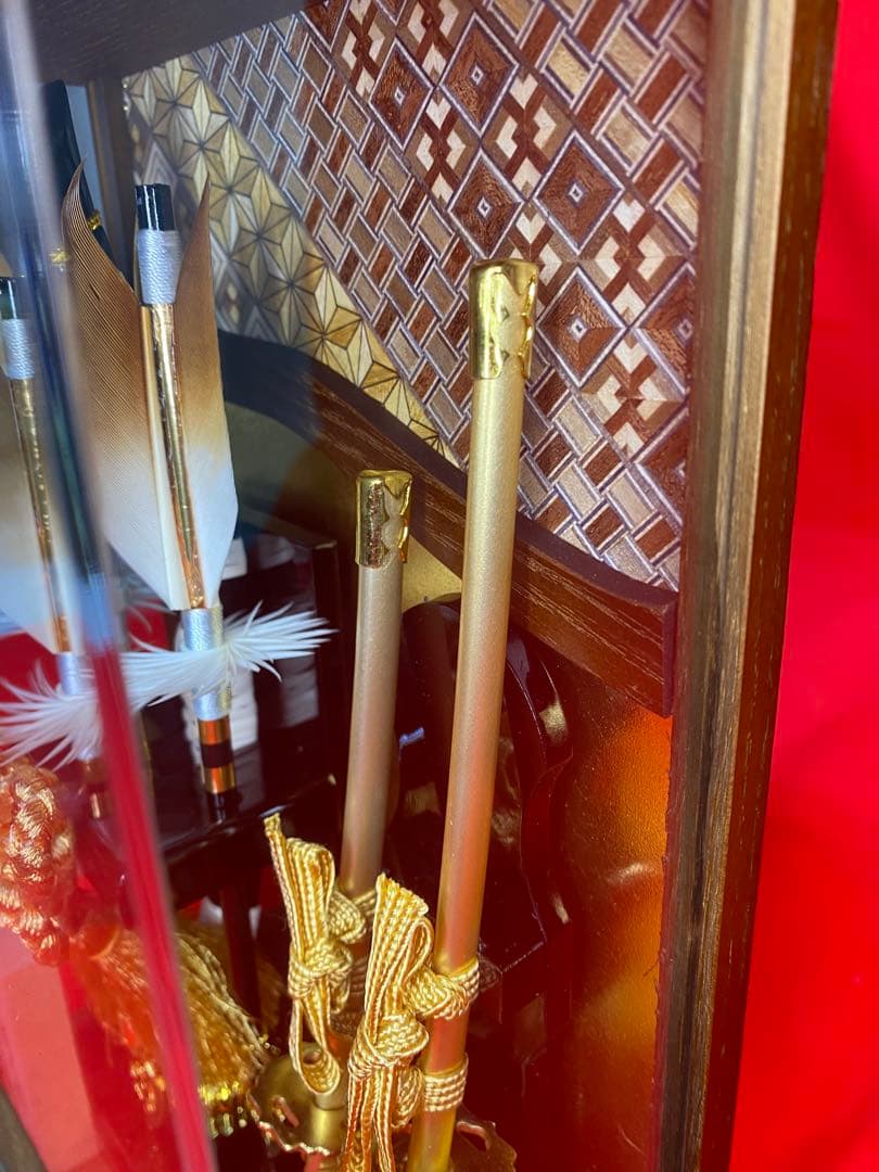 幹山作　壁掛け　破魔弓　焼桐アクリルケース・間口約１８×奥行約9,5×高約２６㎝