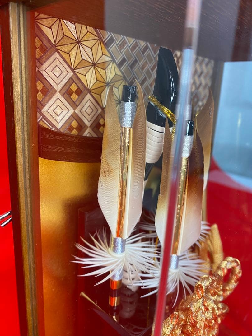 幹山作　壁掛け　破魔弓　焼桐アクリルケース・間口約１８×奥行約9,5×高約２６㎝