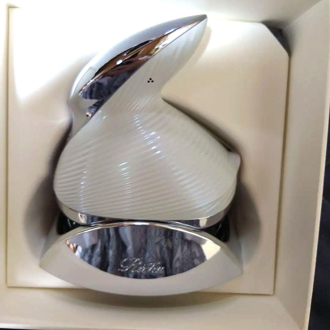 美品★最新型　リファ　ビューテックヘッドスパ