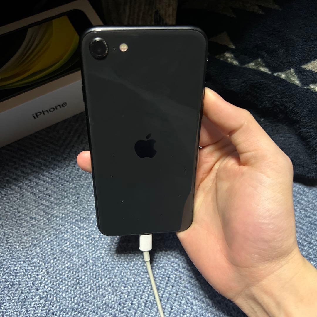 iPhone SE ブラック 本体