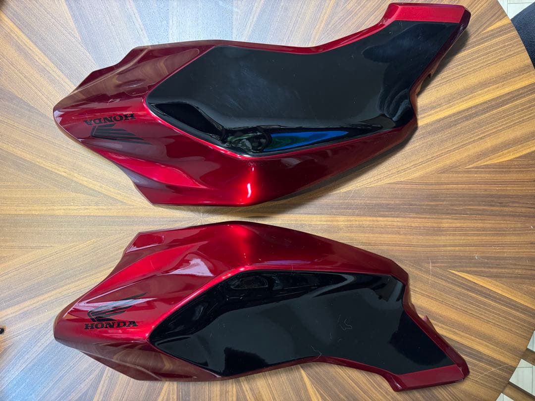 ホンダ CB250R タンクカバー 左右