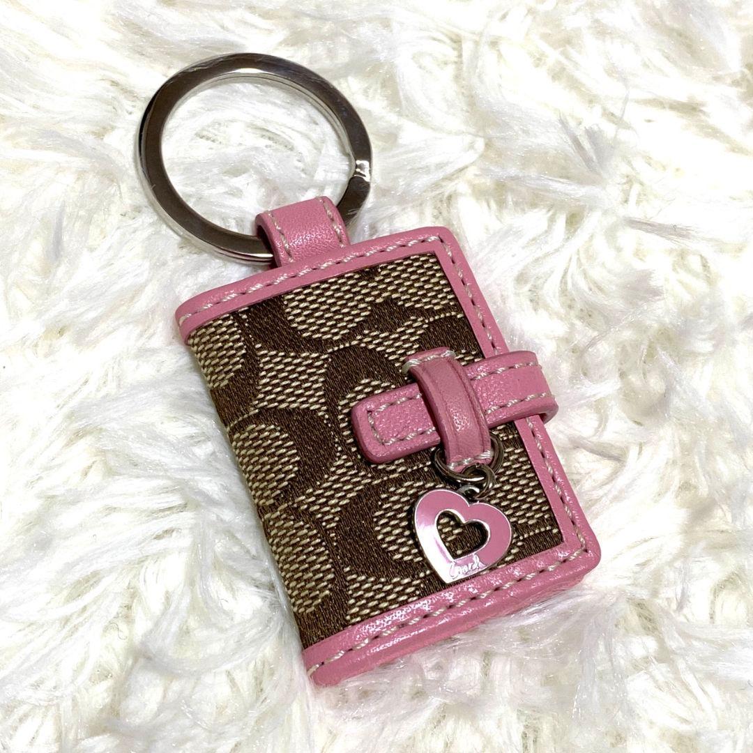 ●未使用級●　COACH　シグネチャー　手帳型　ミニフォトフレーム　キーホルダー