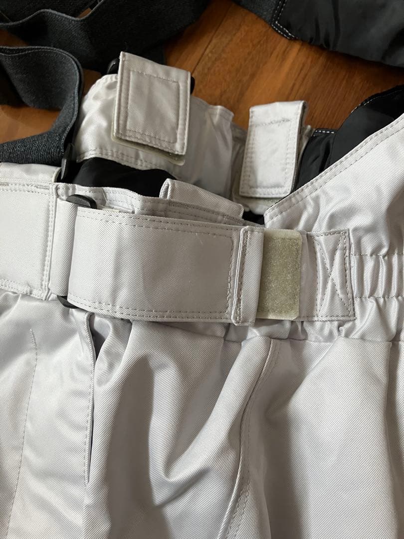 【11号】デサント　スキーウェア　黒　ブラック　柄　レディース