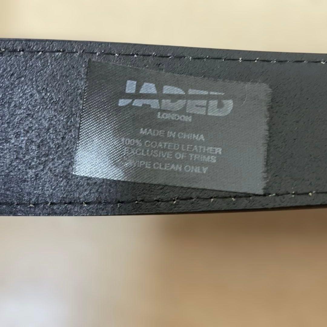 【超美品】JADED LONDONのJLロゴバックル付き レッド唇 本革ベルト