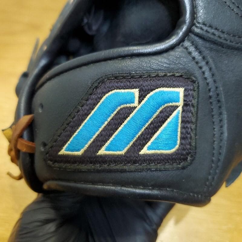 ミズノ 松井秀喜モデル ゴジラ型ウェブ Mラベル 児童用 外野用 軟式グローブ