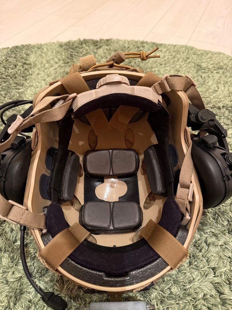 タンカラー モジュラー ヘルメット ダミーナイトビジョン、ヘッドセット付き