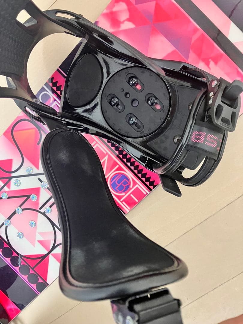 SALOMON サロモン143cm スノーボードとビンディングセット大阪手渡可！