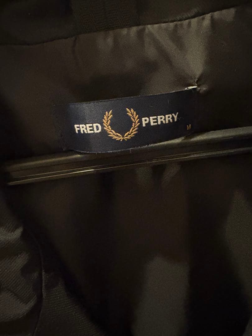 FRED PERRY ブラック ジップアップジャケット