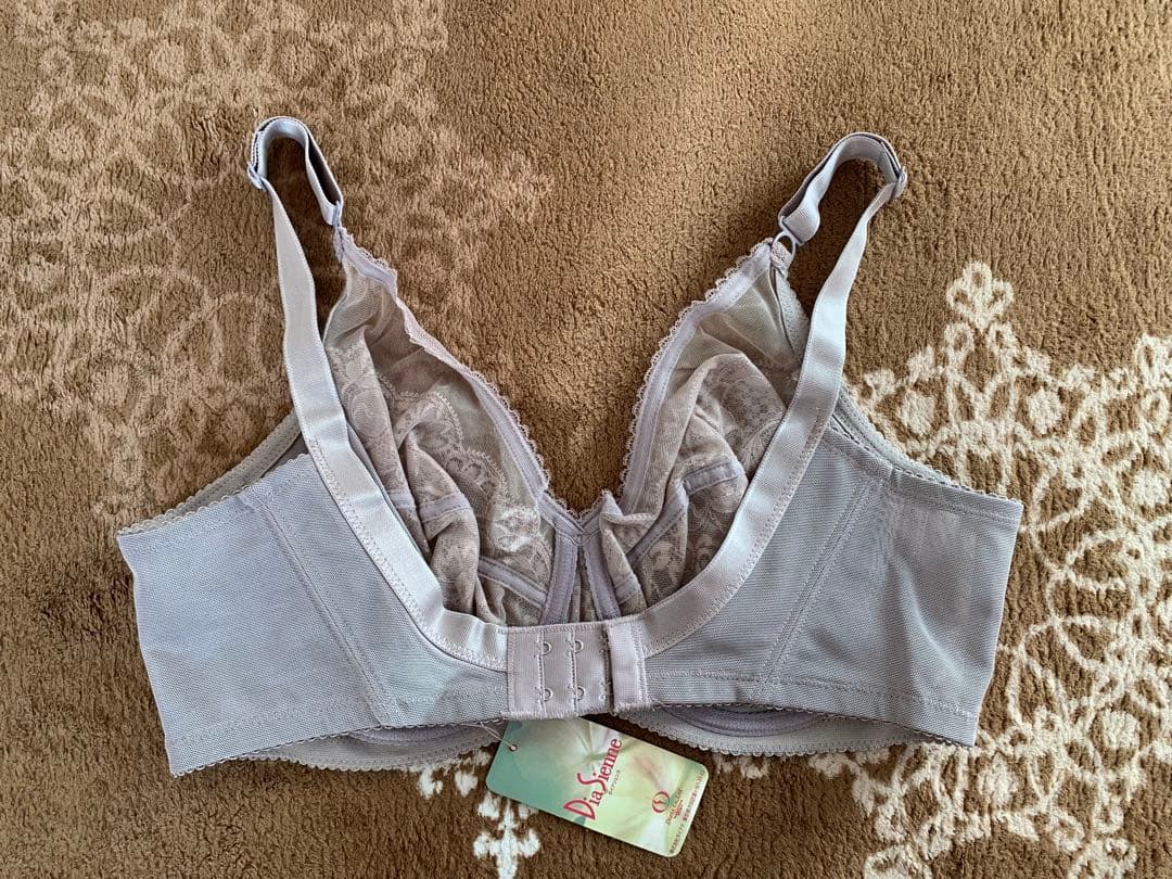 ⭐︎新品未使用⭐︎ Dianaフルカップブラジャー(E80)