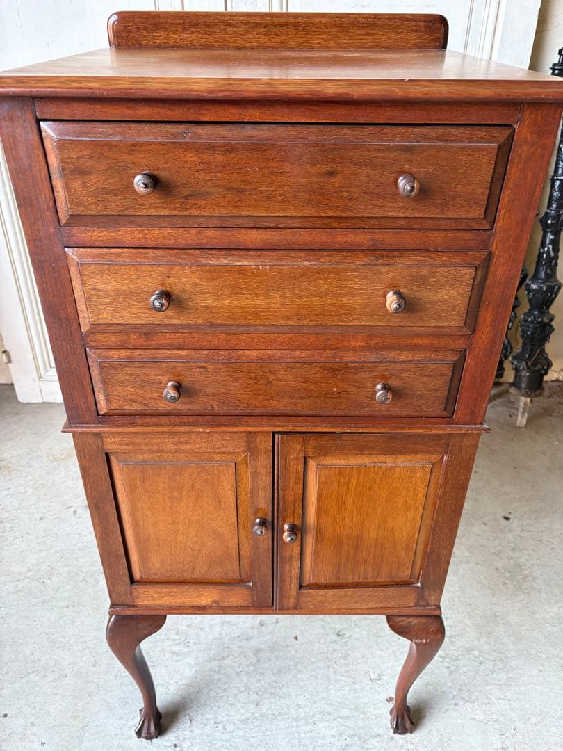 ミュージックキャビネット