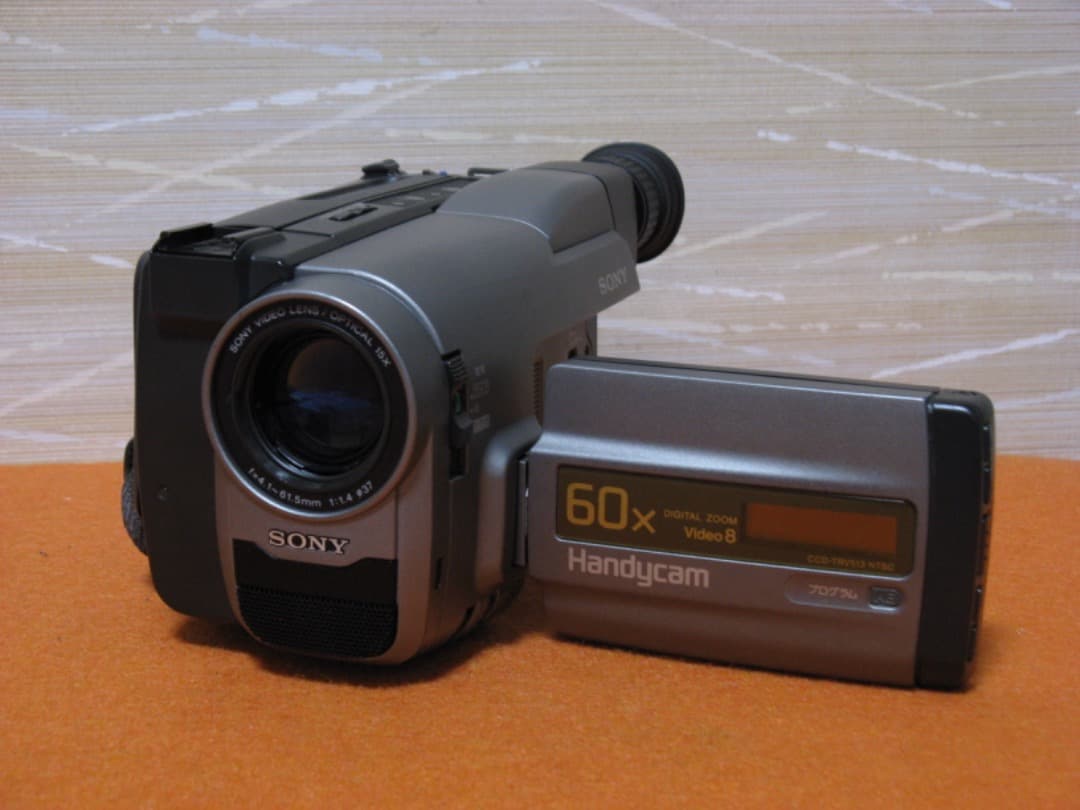動作OK❗️☆SONYの液晶8ミリビデオカメラ・CCD-TRV513