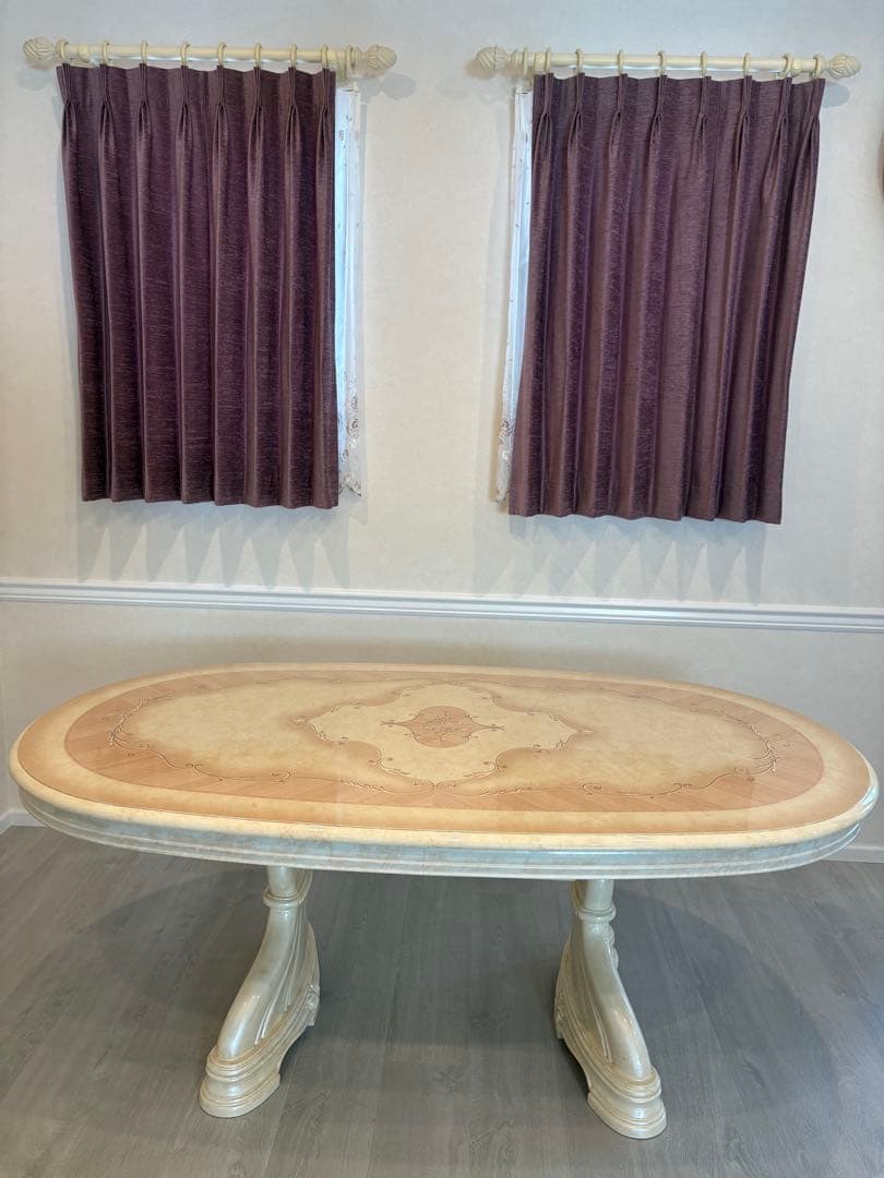 サルタレッリ社　ベルサイユシリーズダイニングテーブル