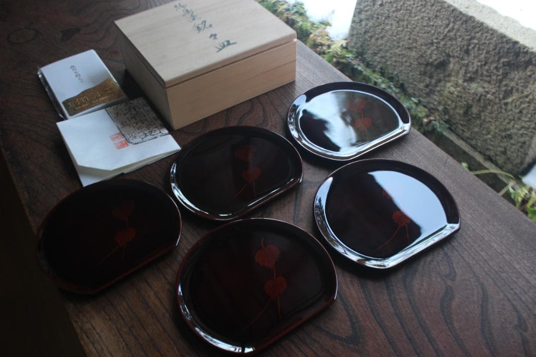 デッドストック！極上白檀蔦蒔絵の映える半月形銘々皿5点（検輪島塗お皿小皿菓子皿